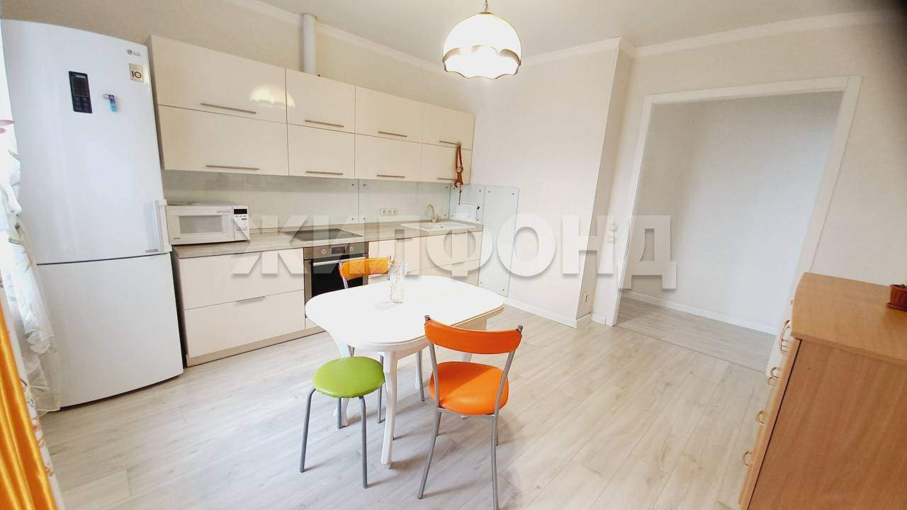Квартира на продажу в Красноярске, Пушкина улица, 32 фото №1