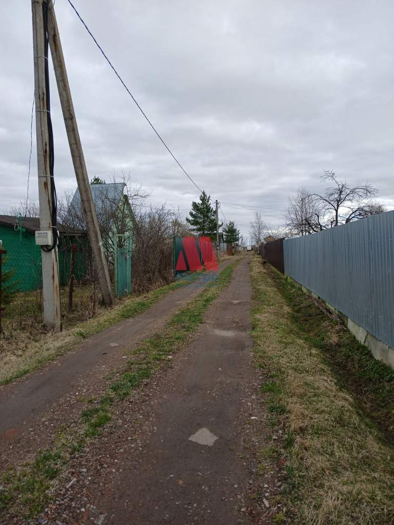 Продам земельный участок 1100 м.кв.