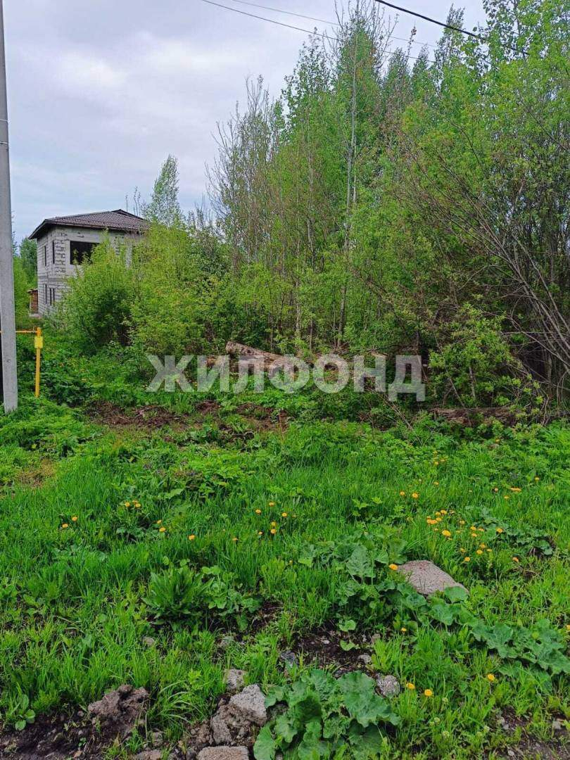 Продам земельный участок 812 м.кв.
