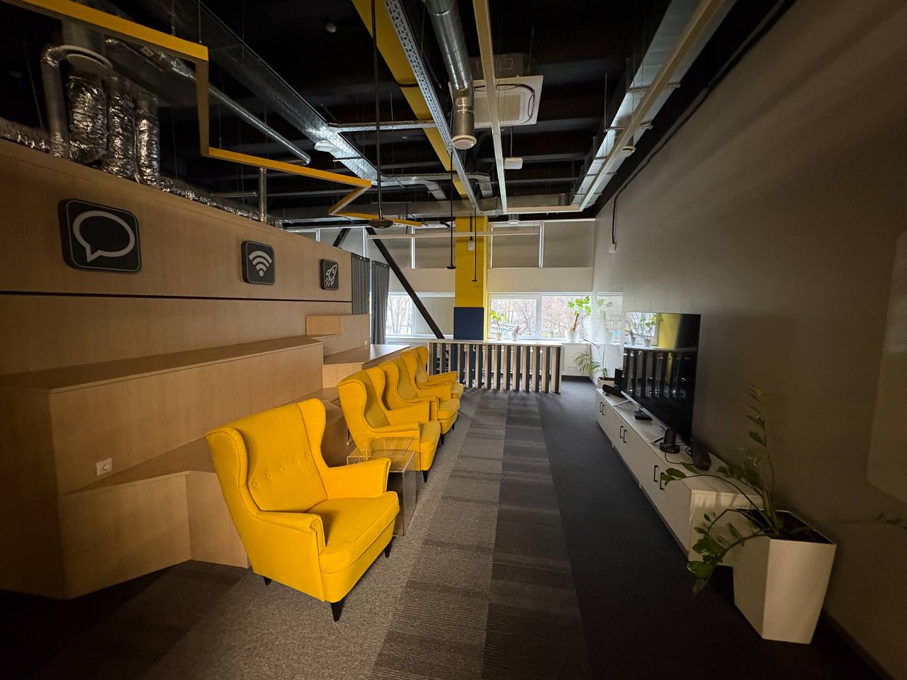 Сдам в аренду офис 560 м.кв.