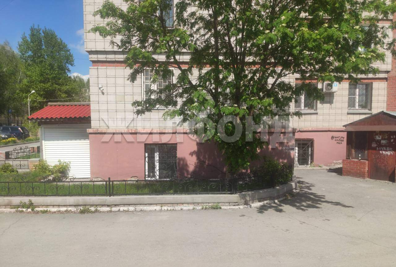 Продам помещение свободного назначения 102 м.кв.