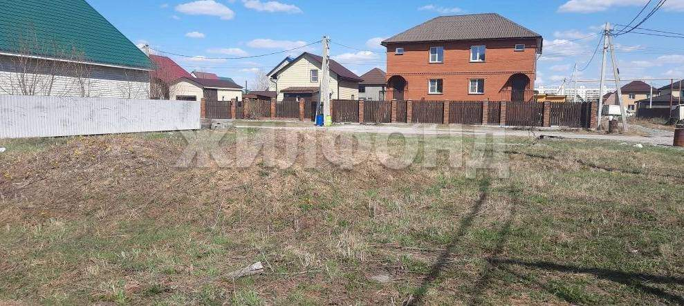 Продам земельный участок 600 м.кв.