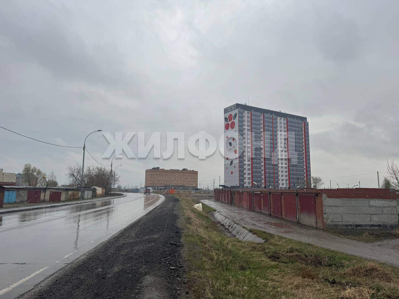Продам земельный участок 1200 м.кв.