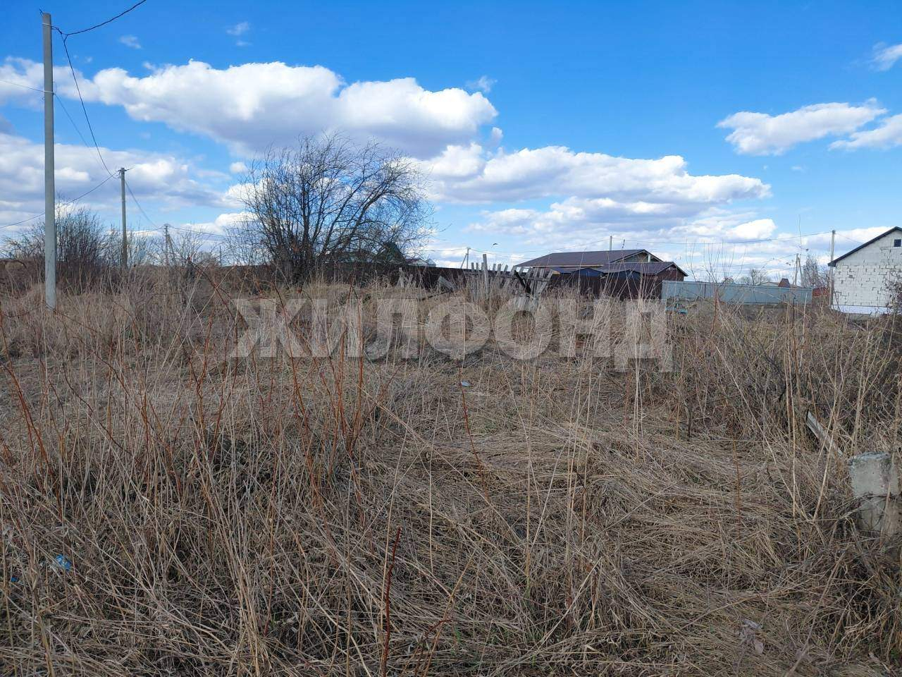 Продам земельный участок 1500 м.кв.