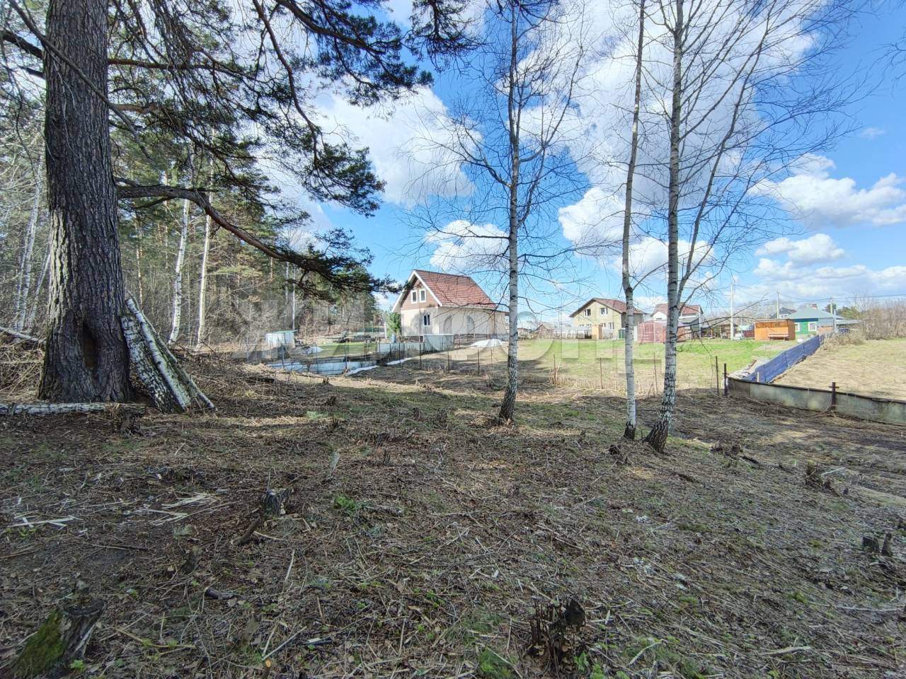 Продам земельный участок 1100 м.кв.