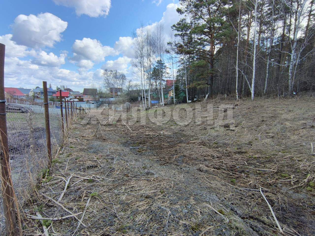 Продам земельный участок 1100 м.кв.