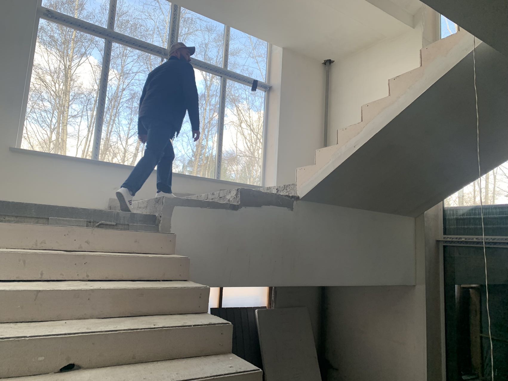 Сдам в аренду торговое помещение 1300 м.кв.