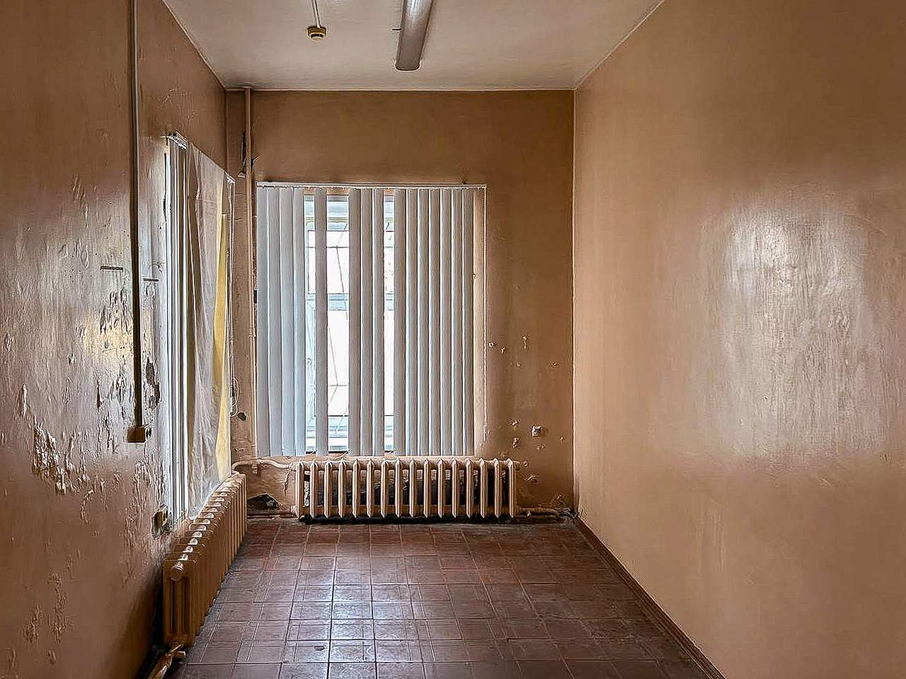 Продам помещение свободного назначения 2325.4 м.кв.
