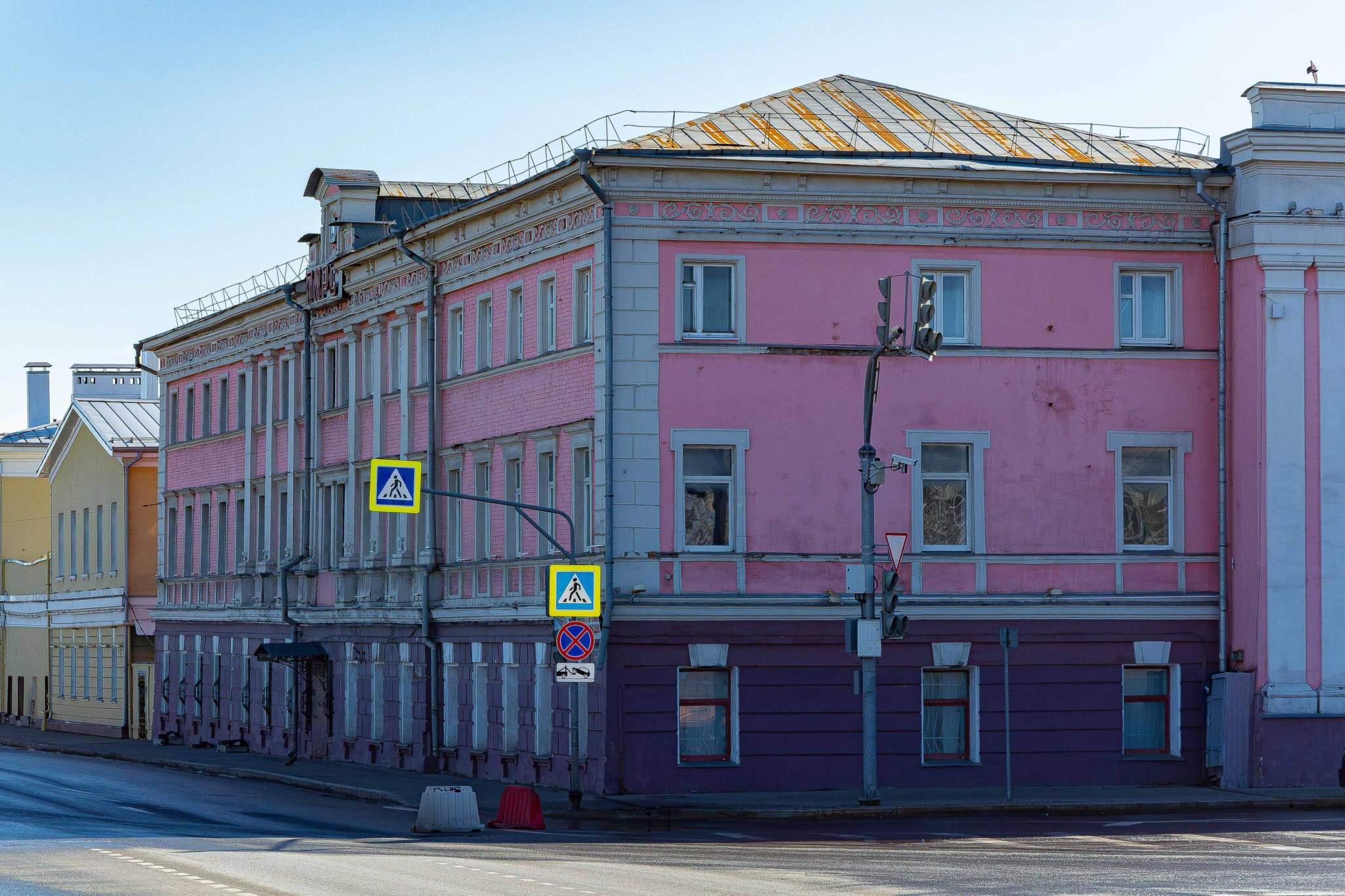 Продам помещение свободного назначения 2325.4 м.кв.