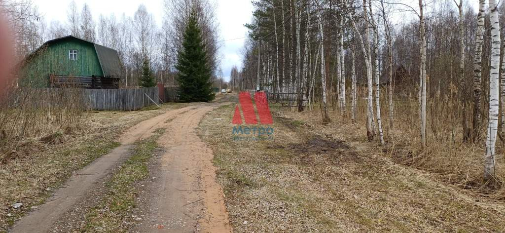 Продам земельный участок 1000 м.кв.
