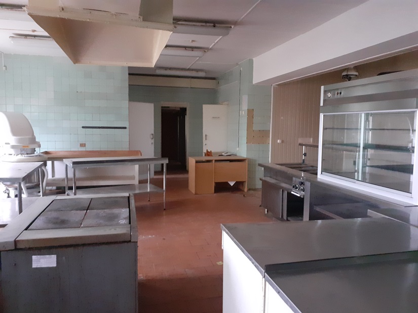 Продам торговое помещение 901.4 м.кв.