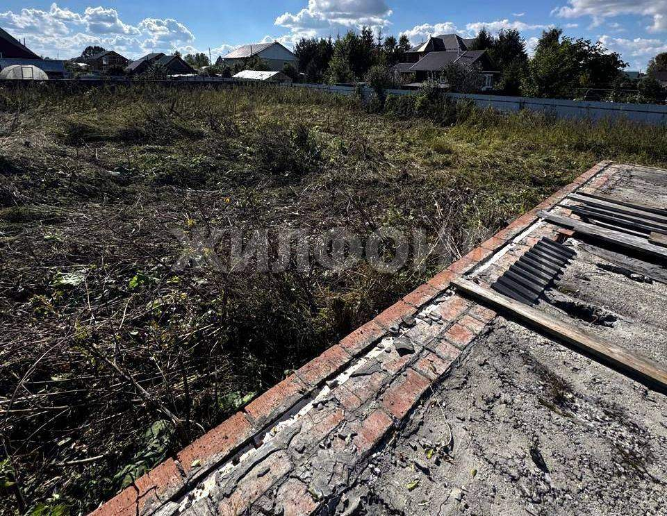 Продам земельный участок 1090 м.кв.