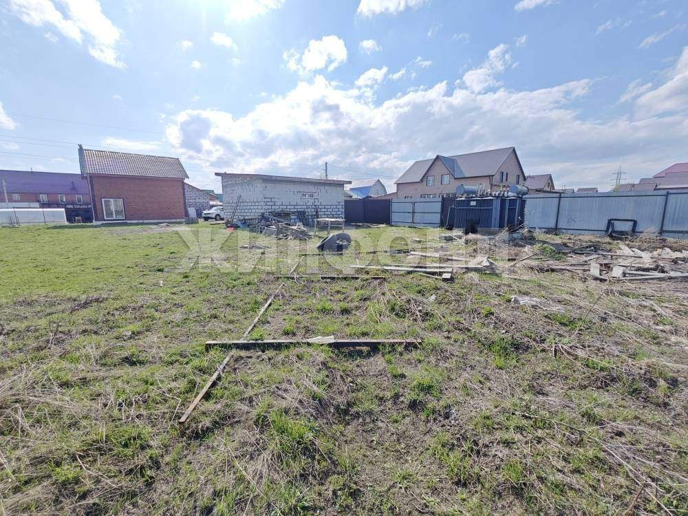 Продам земельный участок 600 м.кв.