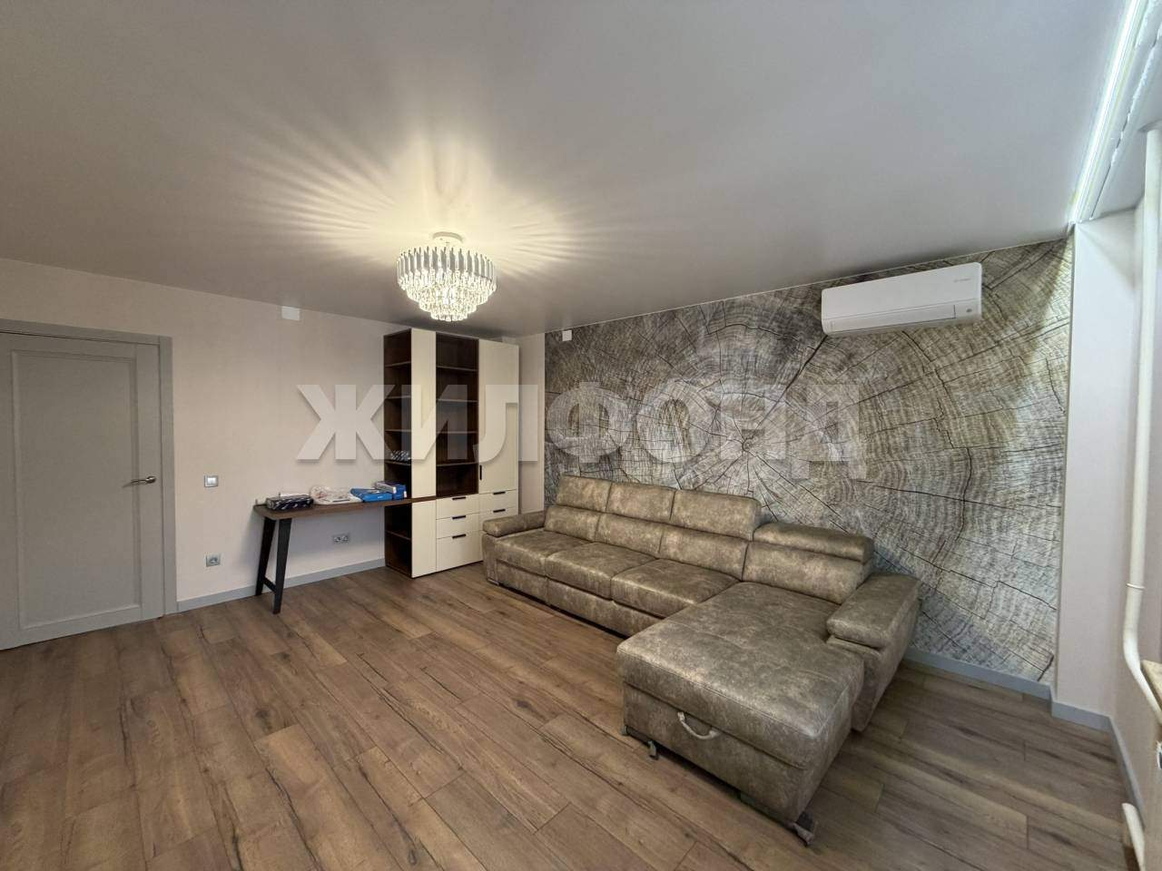 Квартира на продажу в Красноярске, Авиаторов улица, 42 фото №1