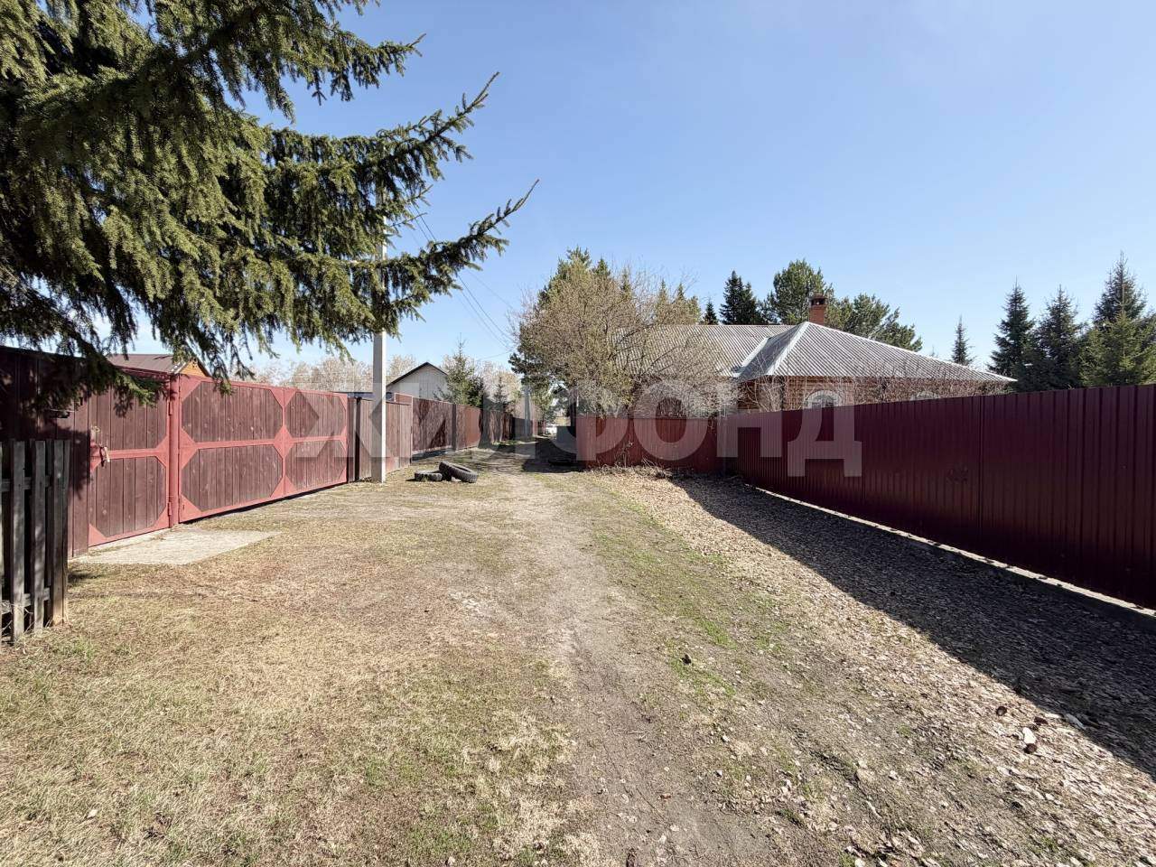 Продам земельный участок 1600 м.кв.