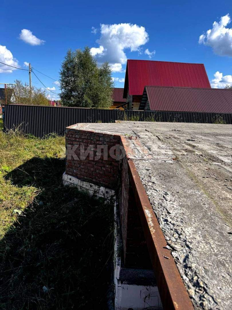 Продам земельный участок 1090 м.кв.