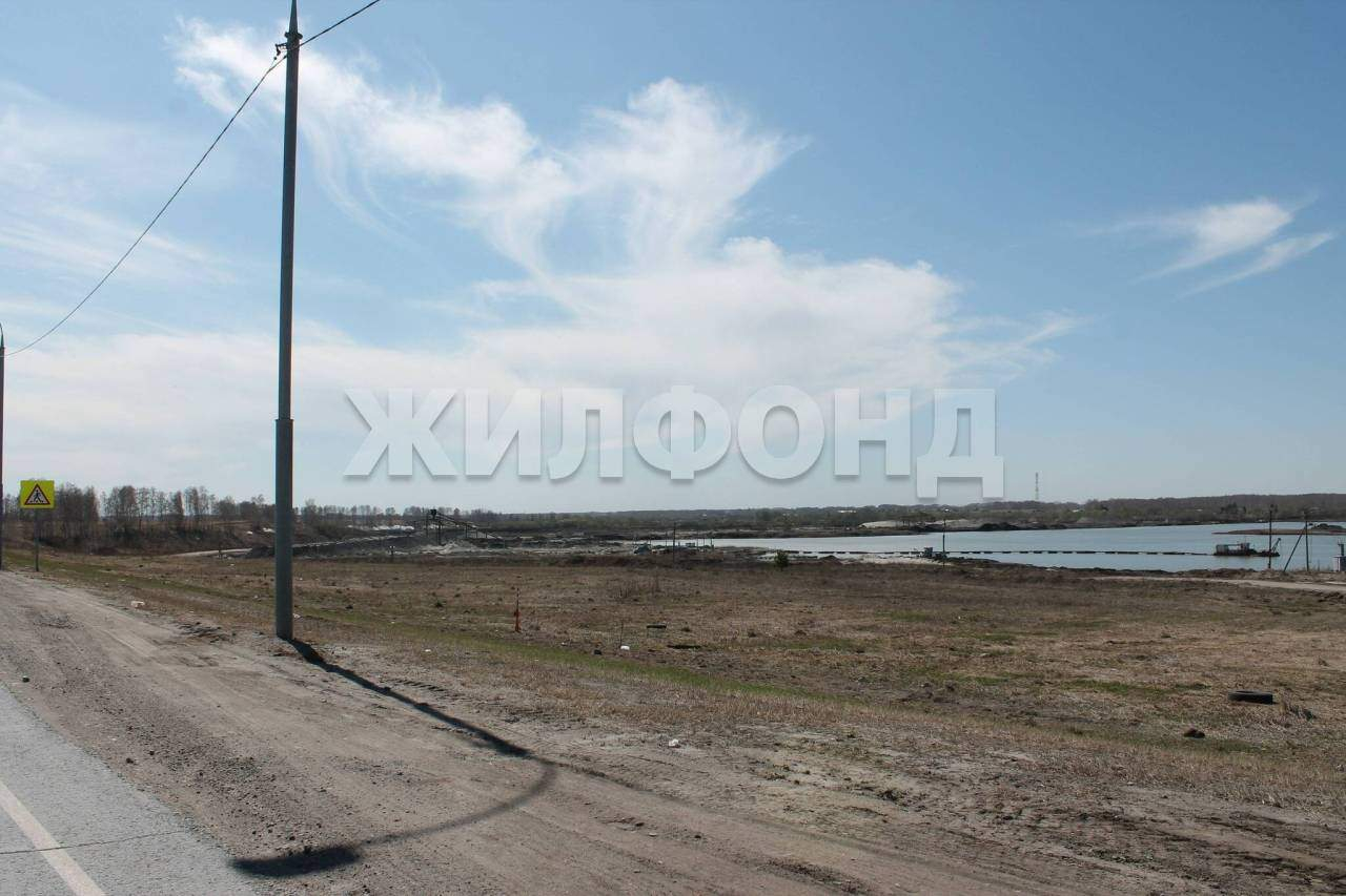Продам земельный участок 10000 м.кв.