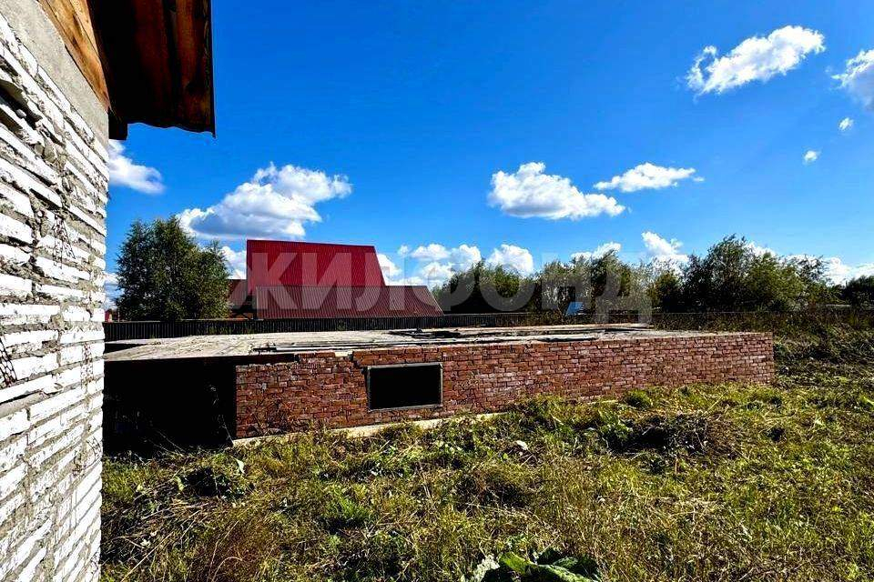 Продам земельный участок 1090 м.кв.
