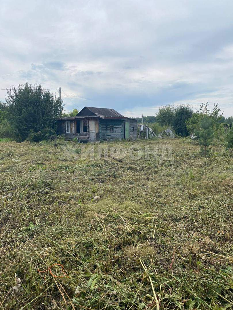 Продам земельный участок 700 м.кв.