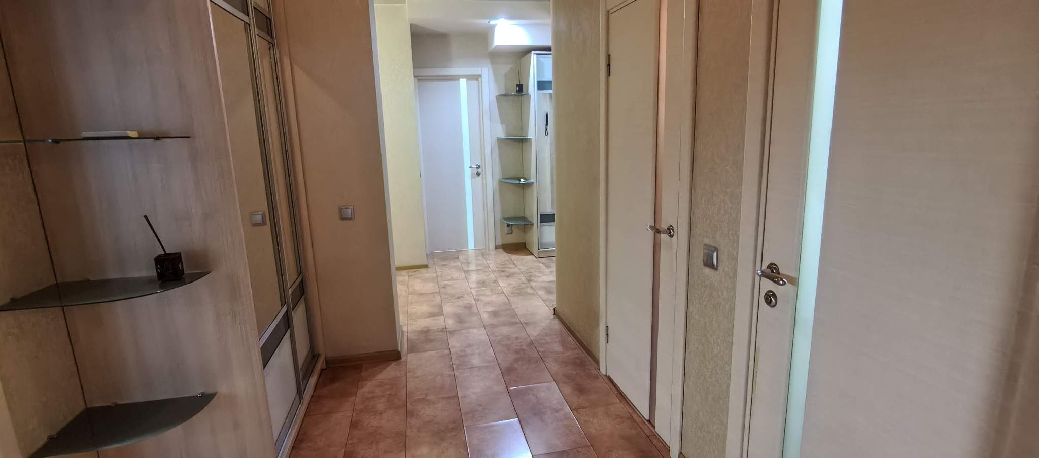 Квартира на продажу в Волгограде, 8-й Воздушной Армии ул., 9а фото №4
