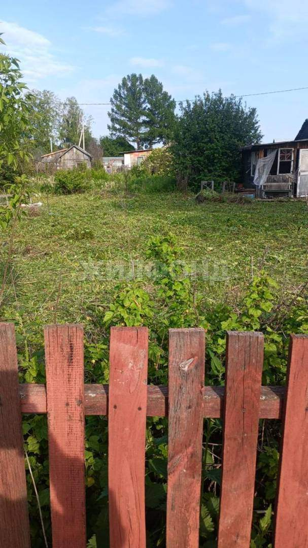 Продам земельный участок 700 м.кв.