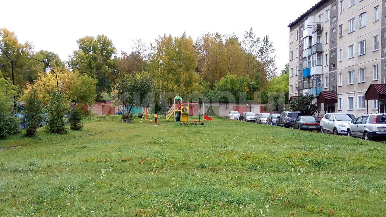 Продам земельный участок 1000 м.кв.