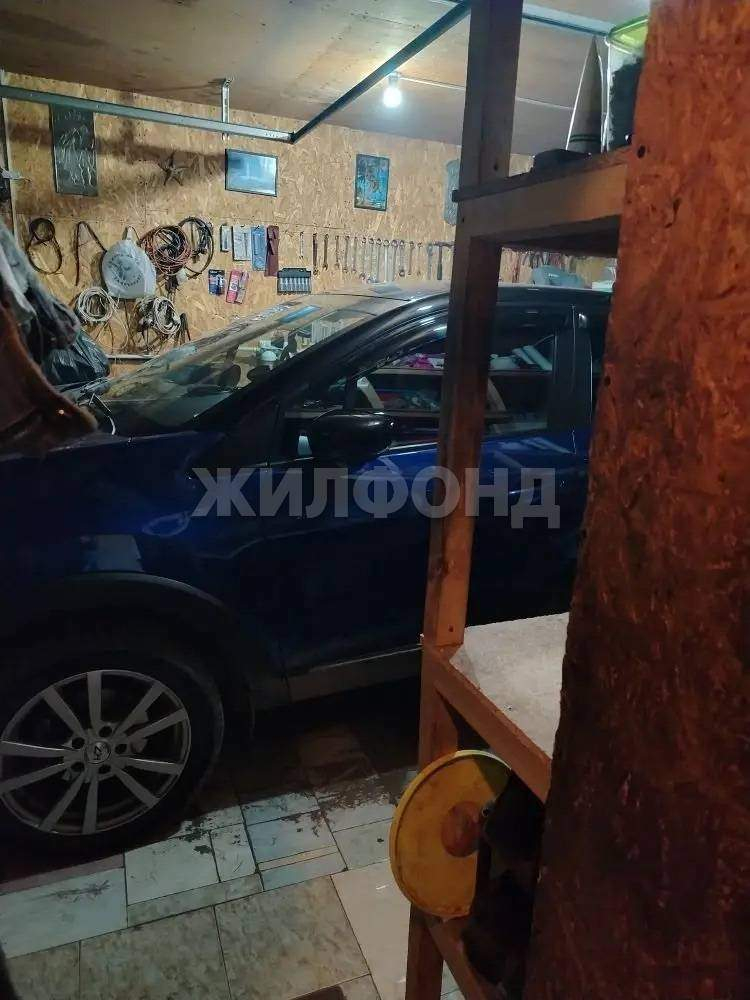 Продам земельный участок 1900 м.кв.