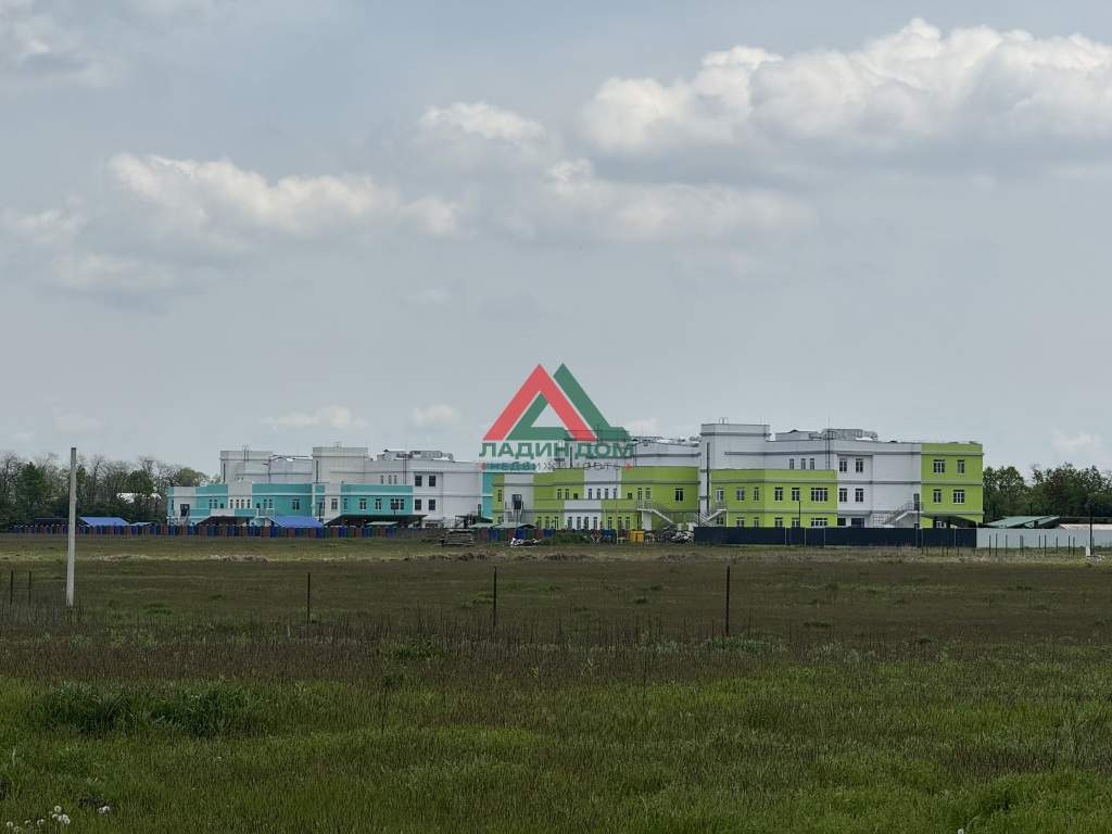 Продам земельный участок 600 м.кв.