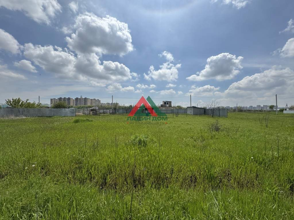 Продам земельный участок 600 м.кв.