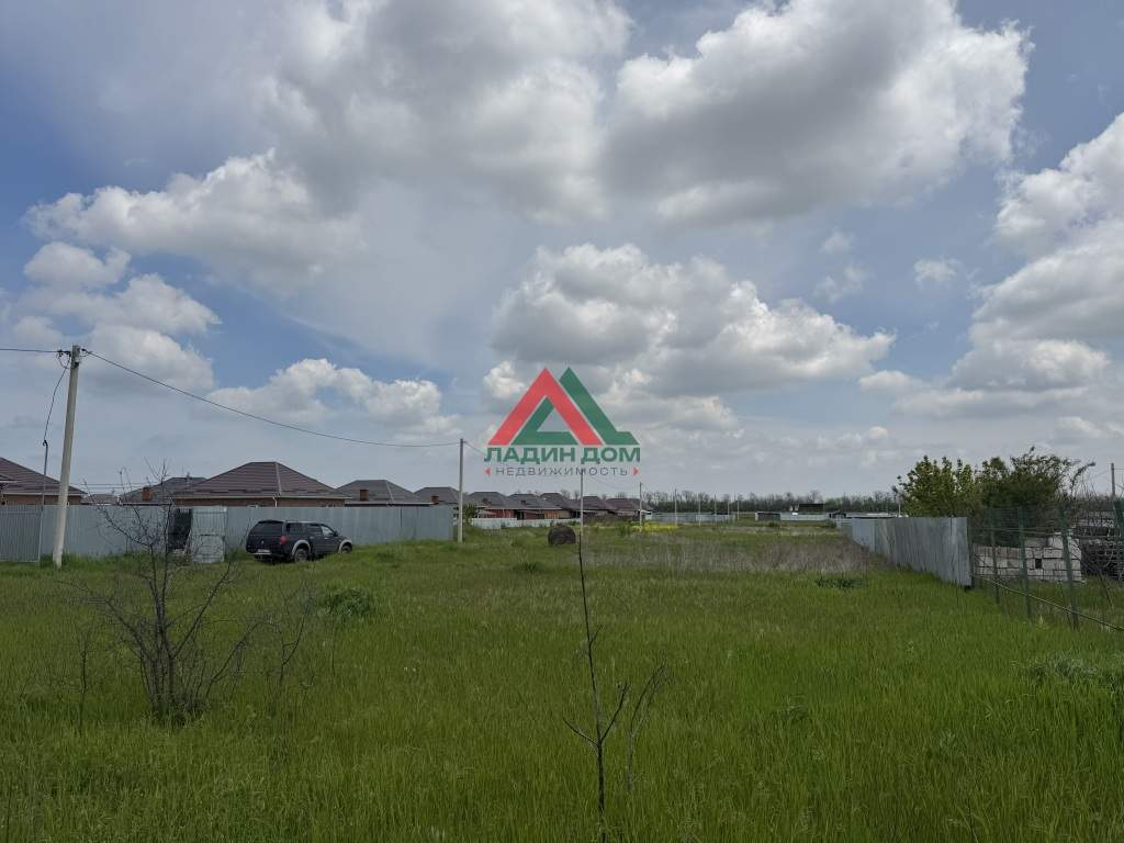 Продам земельный участок 600 м.кв.