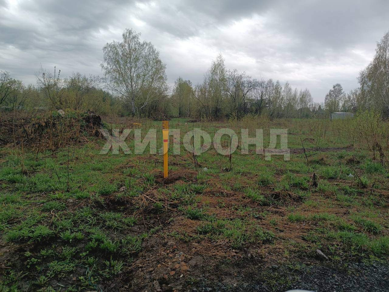 Продам земельный участок 1000 м.кв.