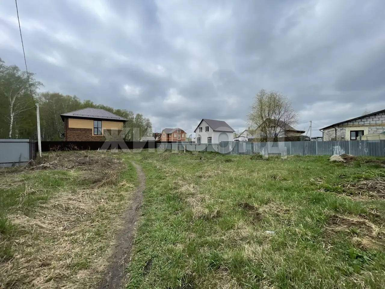 Продам земельный участок 800 м.кв.