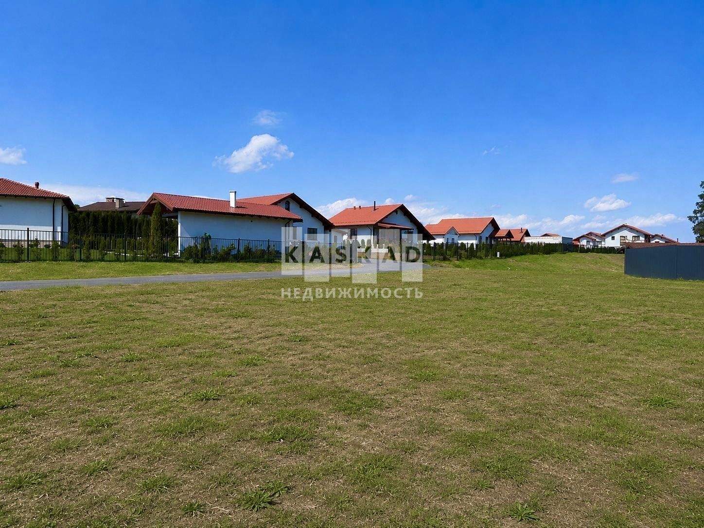 Продам земельный участок 1600 м.кв.