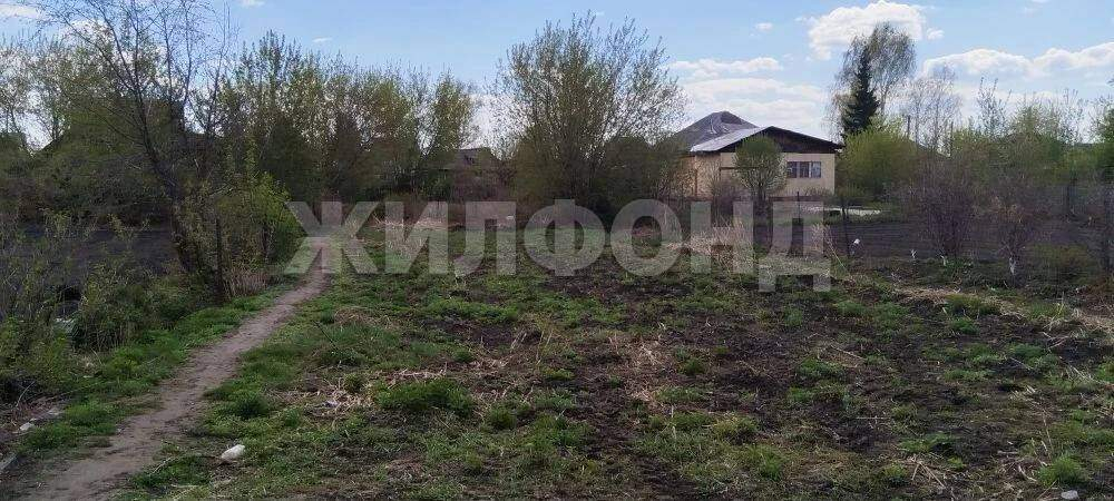 Продам земельный участок 1470 м.кв.