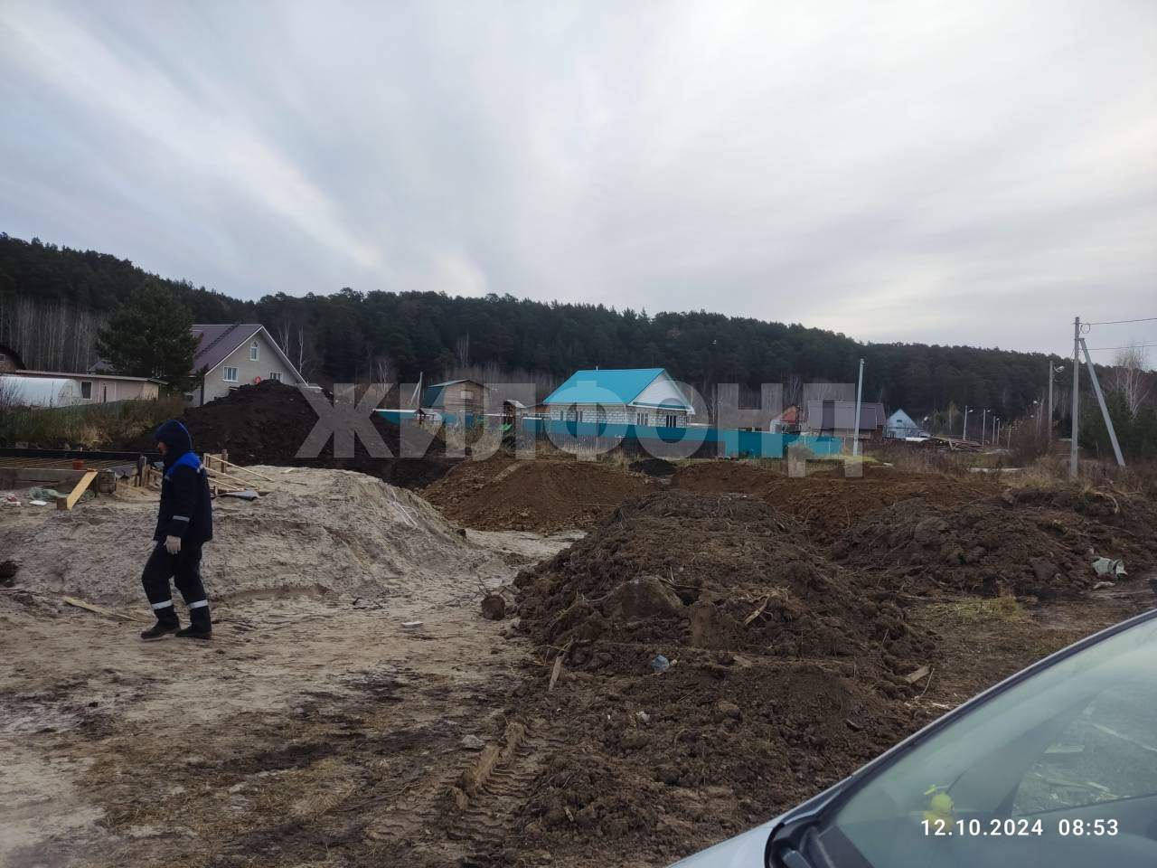 Продам земельный участок 1200 м.кв.