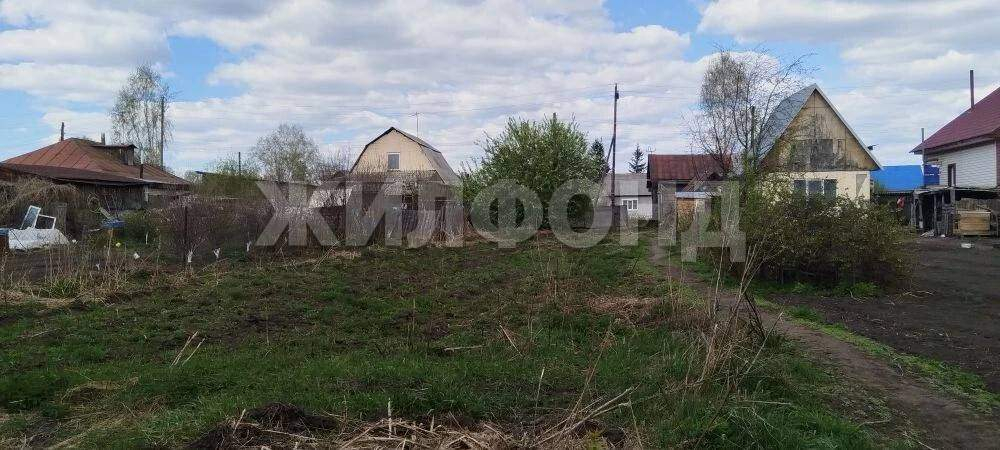 Продам земельный участок 1470 м.кв.