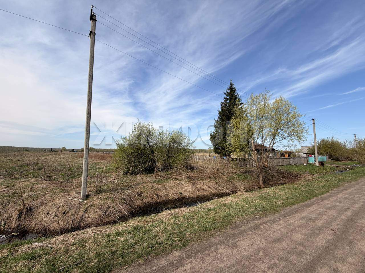 Продам земельный участок 2000 м.кв.