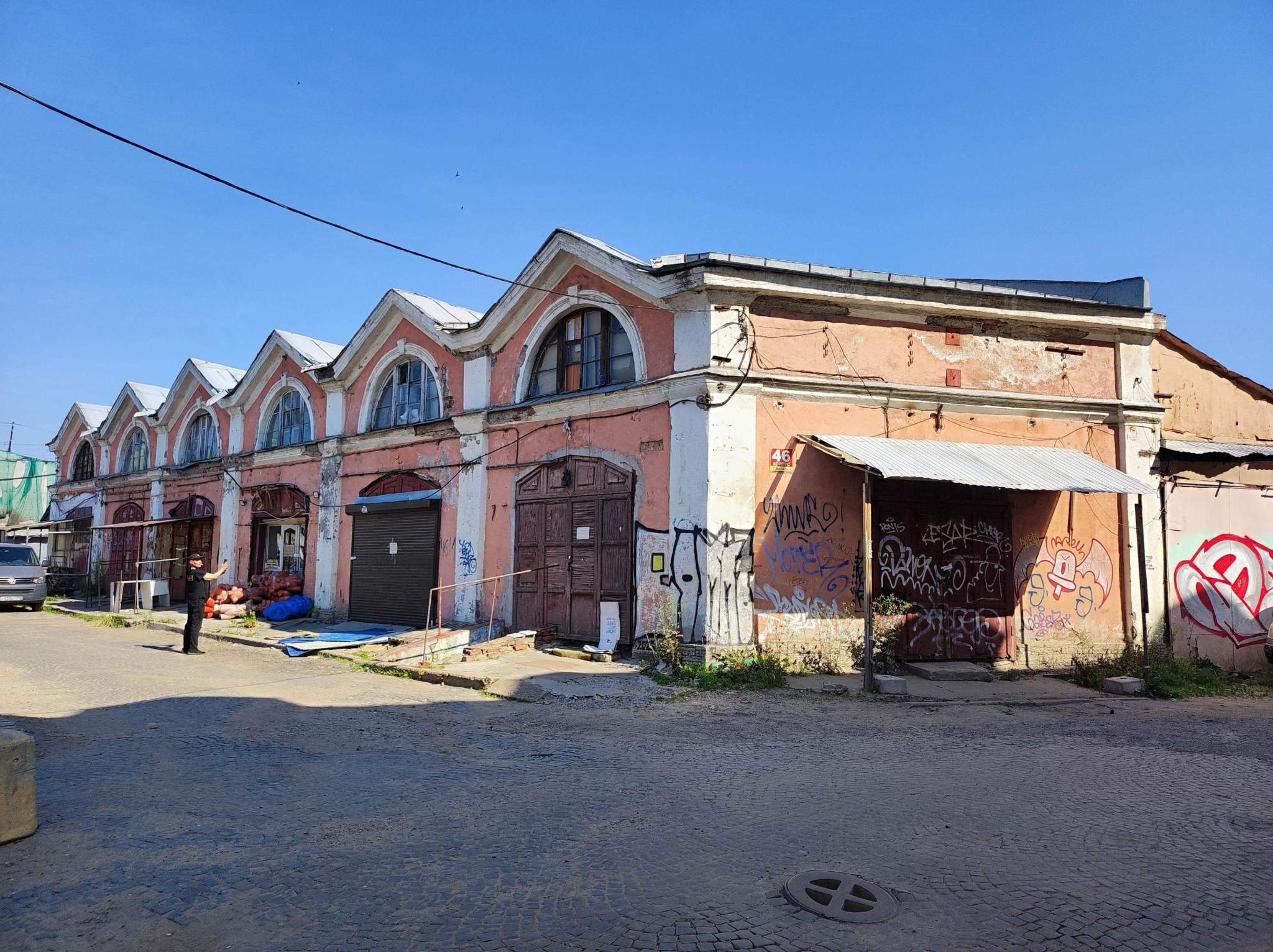 Сдам в аренду торговое помещение 674.8 м.кв.