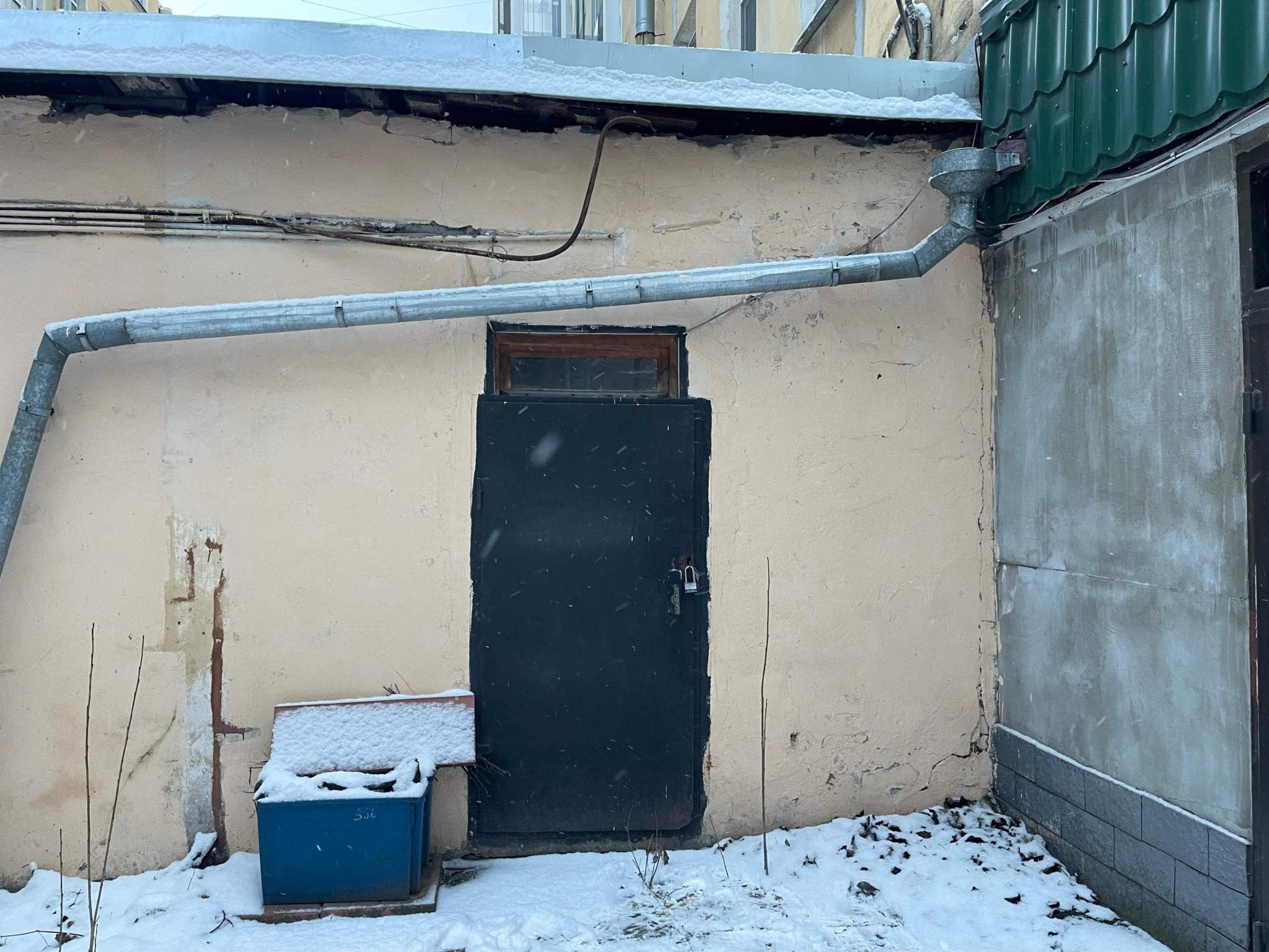Продам торговое помещение 18.2 м.кв.
