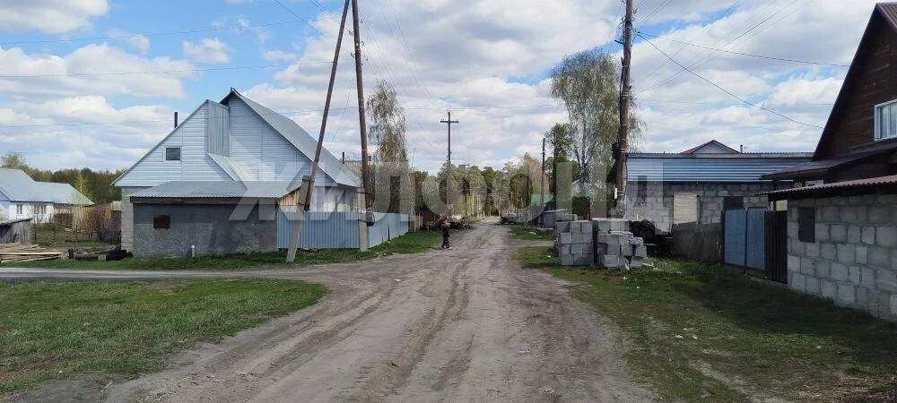 Продам земельный участок 1470 м.кв.