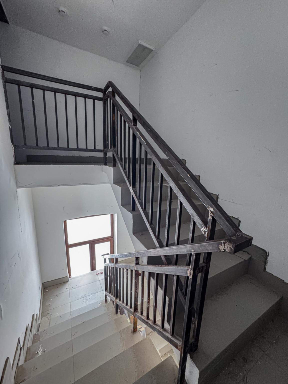 Продам торговое помещение 721.4 м.кв.