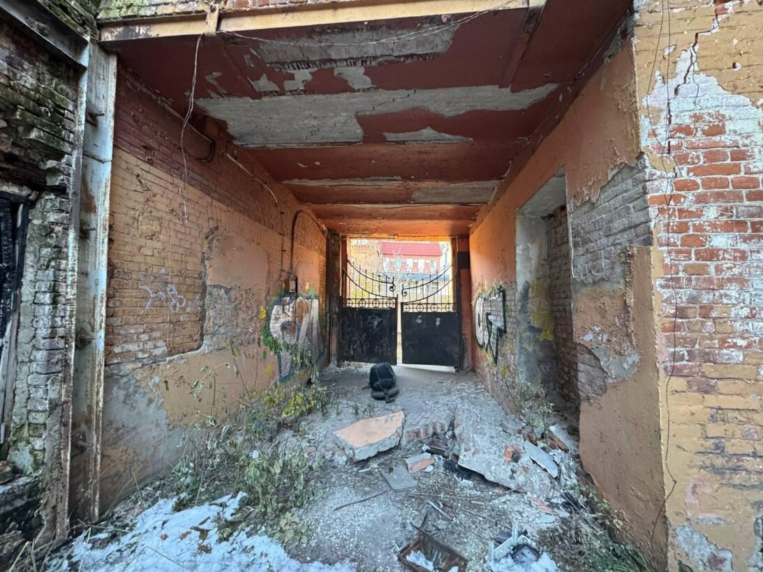 Продам торговое помещение 879 м.кв.