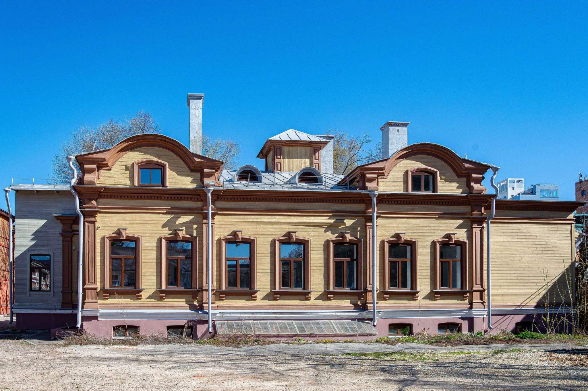 Продам торговое помещение 721.4 м.кв.