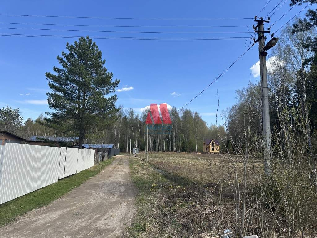 Продам земельный участок 800 м.кв.
