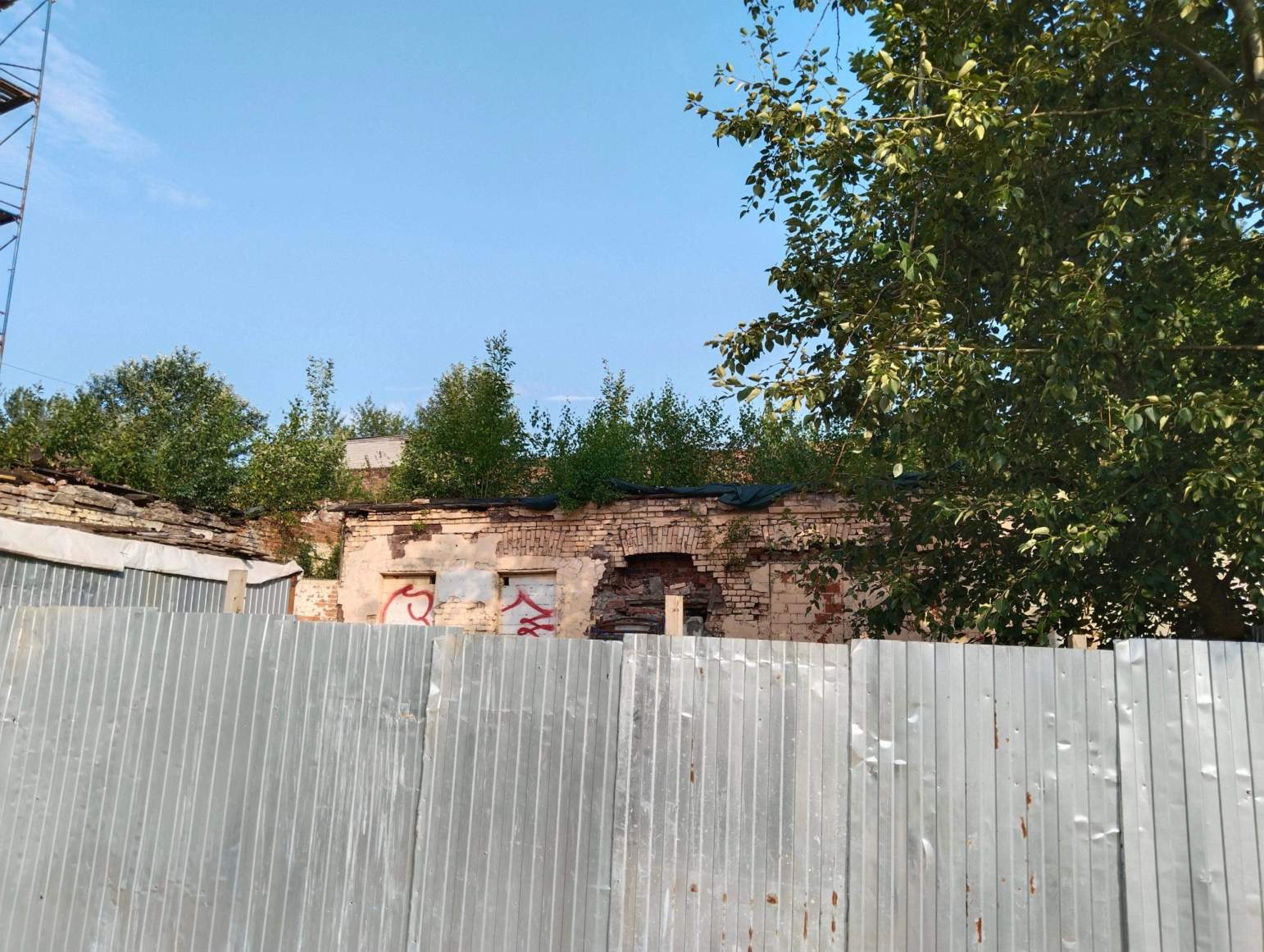 Продам торговое помещение 276.8 м.кв.
