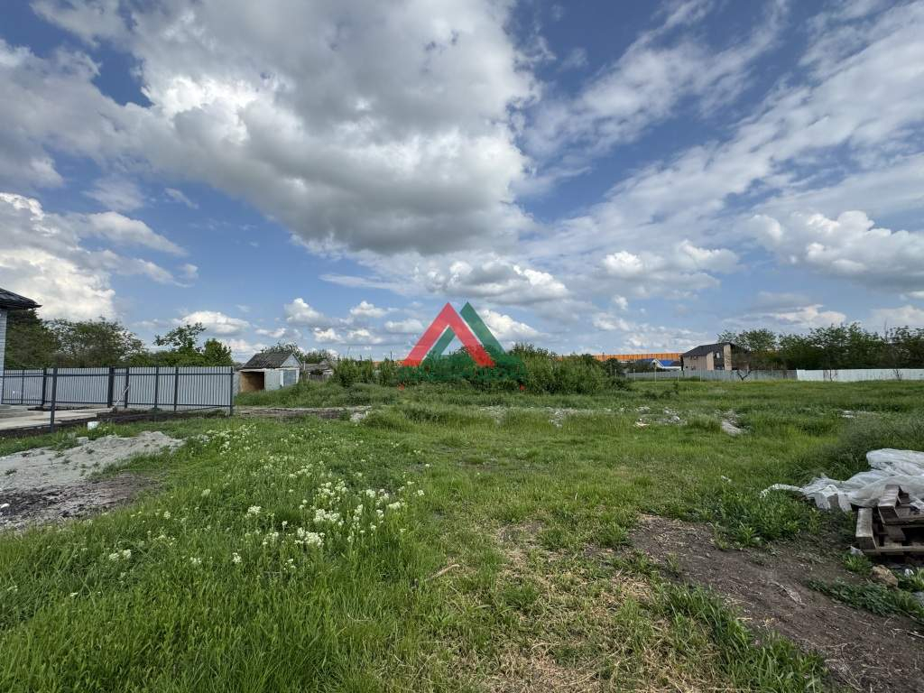 Продам земельный участок 600 м.кв.