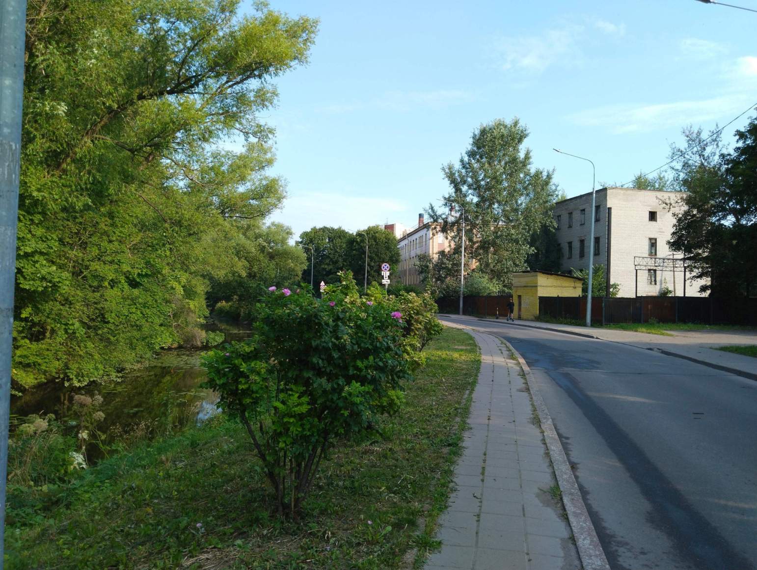 Продам торговое помещение 276.8 м.кв.