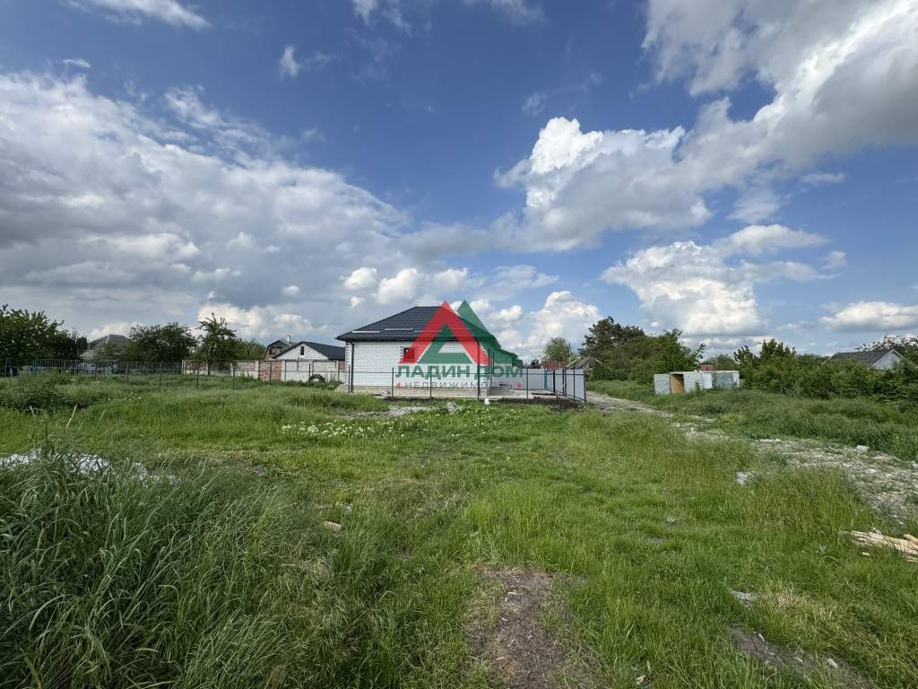 Продам земельный участок 600 м.кв.