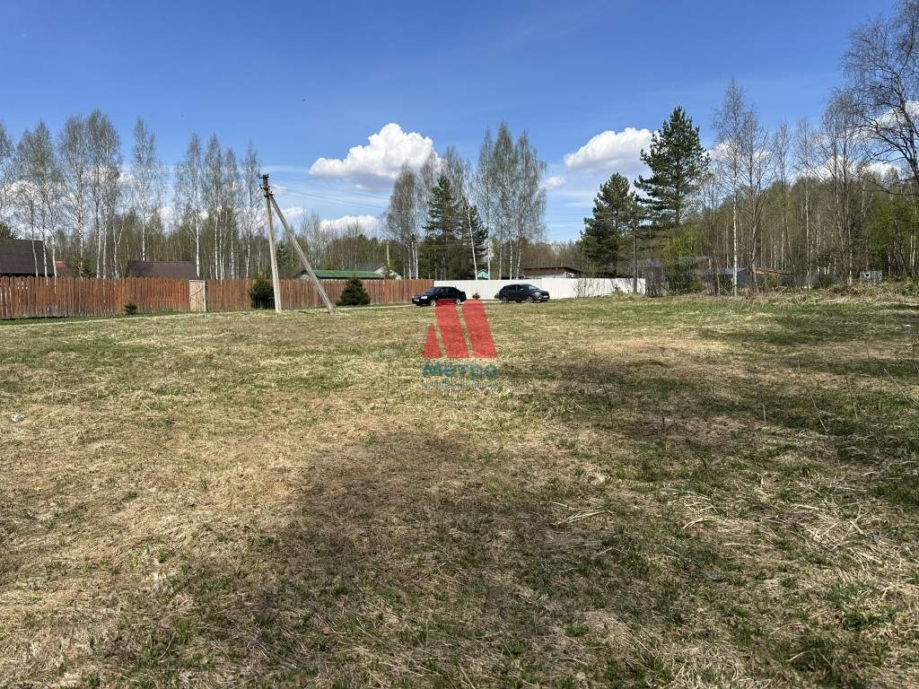 Продам земельный участок 800 м.кв.