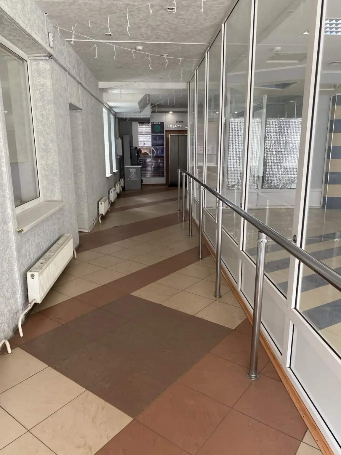 Сдам в аренду магазин 220 м.кв.